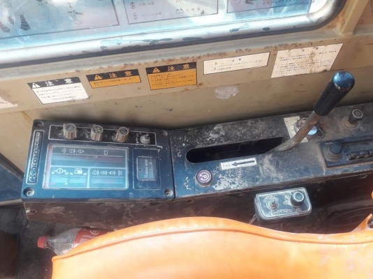 โคมัสสุ 100/3  เครื่องเดิม ปั้มเดิม ทำงานไวไม่โหลด บูมอร์ามสวย แอร์เย็นจ้อยๆขาย250000฿. สอบถามเพิ่มเติม0837335338ครับ