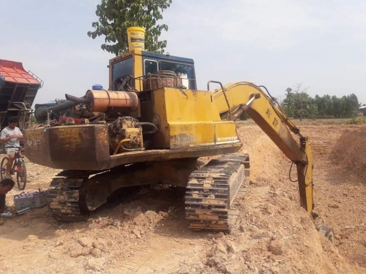 โคมัสสุ 100/3  เครื่องเดิม ปั้มเดิม ทำงานไวไม่โหลด บูมอร์ามสวย แอร์เย็นจ้อยๆขาย250000฿. สอบถามเพิ่มเติม0837335338ครับ