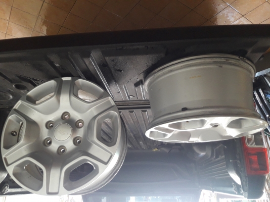 ล้อแม็กขอบ17ford ranger