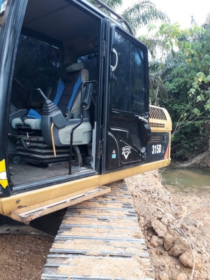 ขายแบคโฮCAT315 ไฟเต็มเล่มทะเบียน10,500 ชม.ราคา 1,400,000 ขายแบคโฮCAT315 ไฟเต็มเล่มทะเบียน10,500 ชม.ราคา 1,400,000