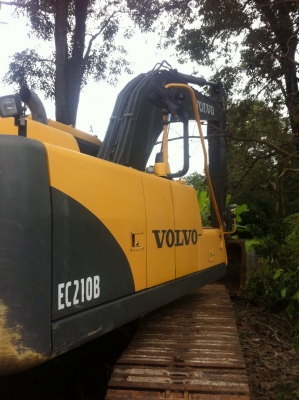 ขาย VOLVO EC 210 รถตามภาพ สภาพพร้อมใช้งานหนัก ราคา 1,500,000 บาท ขาย VOLVO EC 210 รถตามภาพ สภาพพร้อมใช้งานหนัก ราคา 1,500,000 บาท