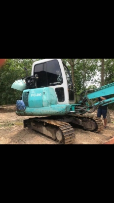 มี VDO ให้ชม.KOMATSU PC30-7E มีระบบหัวกระแทก ราคา 390000