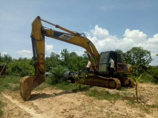 มี VDO ให้ชม.KOBELCO SK200-/// มีที่ปรับระบบขับ ราคา 450000
