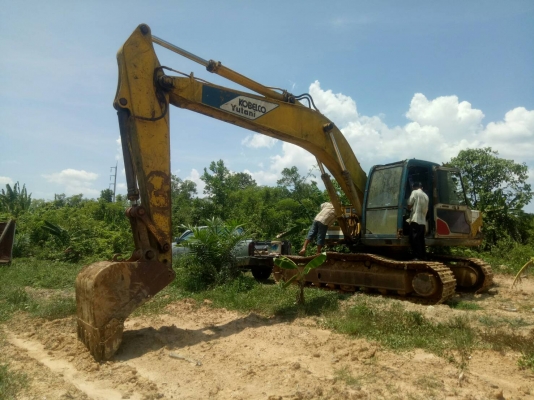 มี VDO ให้ชม.KOBELCO SK200-/// มีที่ปรับระบบขับ ราคา 450000