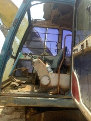มี VDO ให้ชม.KOBELCO SK200-/// มีที่ปรับระบบขับ ราคา 450000