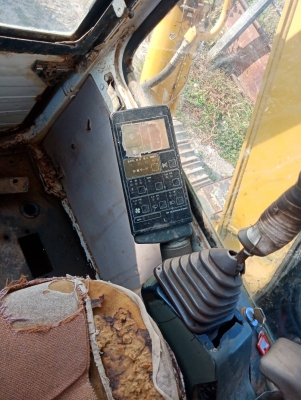 ขายแบคโฮKOMATSU PC60-6 ไฟเต็มเอวแน่นเล่มทะเบียนราคา 400,000