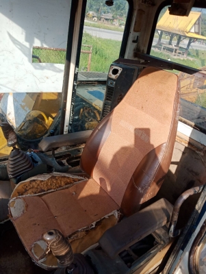 ขายแบคโฮKOMATSU PC60-6 ไฟเต็มเอวแน่นเล่มทะเบียนราคา 400,000