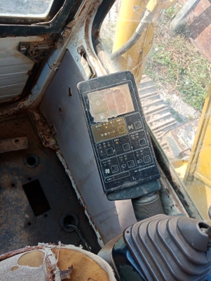 ขายแบคโฮKOMATSU PC60-6 ไฟเต็มเอวแน่นเล่มทะเบียนราคา 400,000