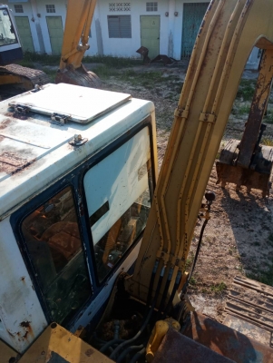 ขายแบคโฮKOMATSU PC60-6 ไฟเต็มเอวแน่นเล่มทะเบียนราคา 400,000