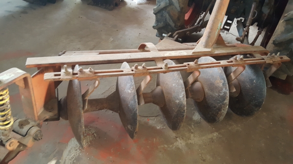 ขายรถไถ L3408พร้อมอุกรณ์ หน้าหลังครับ 132500฿. น่าใช้ ใกล้ฤดูทำนาแล้ว หาอยู่รีบโทรนิดนุง. 0837335338-0636359242