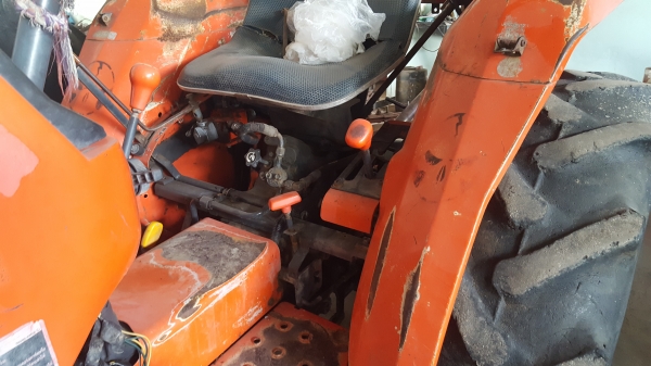 ขายรถไถ L3408พร้อมอุกรณ์ หน้าหลังครับ 132500฿. น่าใช้ ใกล้ฤดูทำนาแล้ว หาอยู่รีบโทรนิดนุง. 0837335338-0636359242