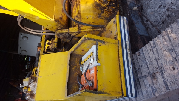 ฝากขายครับ รถขุดแมคโค kobelco รุ่น1เครื่องเดิม แน่นๆปั้มเดิมแรงๆเอวดี ช่วงล่างแน่น ใบแทรคเต็ม พร้อมลุยงาน ราคาประหยัดขายที่185000฿.ครับทดลองและสอบถามเพิ่มเติมได้ที่0837335338-0636359242