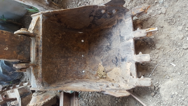 ฝากขายครับ รถขุดแมคโค kobelco รุ่น1เครื่องเดิม แน่นๆปั้มเดิมแรงๆเอวดี ช่วงล่างแน่น ใบแทรคเต็ม พร้อมลุยงาน ราคาประหยัดขายที่185000฿.ครับทดลองและสอบถามเพิ่มเติมได้ที่0837335338-0636359242