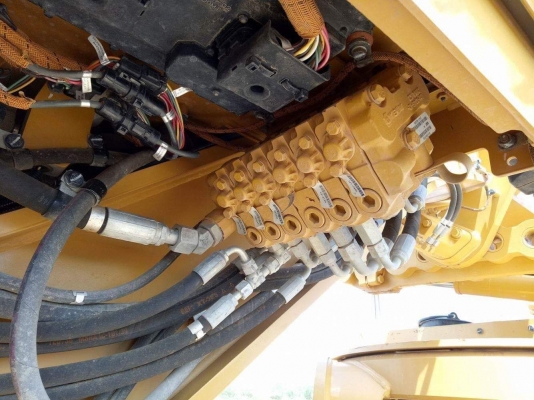 ขายรถเกรดcat 140k 0819333780 ขายรถเกรดcat 140k 0819333780