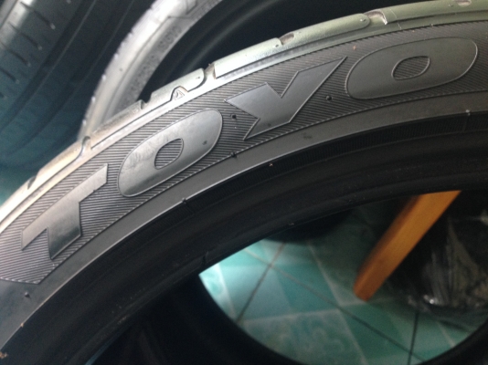 ยาง255 35 r 19 2เส้น Toyo Japan ยางถอดไว้นานแล้ว ยาง255 35 r 19 2เส้น Toyo Japan ยางถอดไว้นานแล้ว