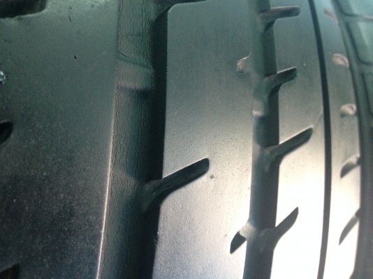 ยาง255 35 r 19 2เส้น Toyo Japan ยางถอดไว้นานแล้ว ยาง255 35 r 19 2เส้น Toyo Japan ยางถอดไว้นานแล้ว