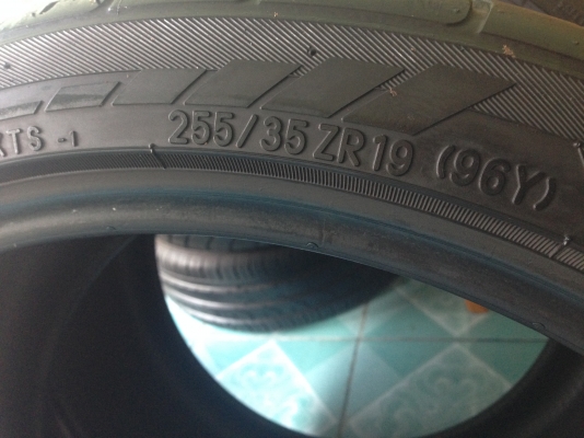 ยาง255 35 r 19 2เส้น Toyo Japan ยางถอดไว้นานแล้ว ยาง255 35 r 19 2เส้น Toyo Japan ยางถอดไว้นานแล้ว