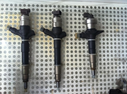 หัวฉีดเครื่องยนต์คอมมอลเรียลรถขุด