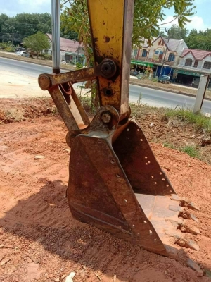ขายแบคโฮKOBELCO SK200-/// ไม่มีเอกสารไม่มีระบบไฟราคา 400,000