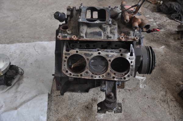 เครื่องเรือ volvo penta 4.3 GM สภาพตามรูปเลยครับ
