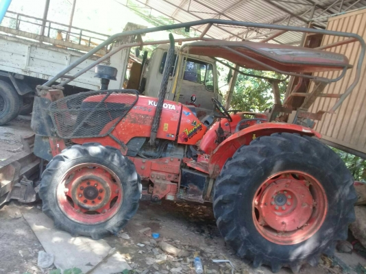 ขายเหมา 3 รายการ 1.รถบรรทุก 6 ล้อดัมพ์ 185 แรงม้า 2.รถแบคโฮ KOMATSU C40-6 3.รถไถ KUBOTA M7040 ใบมีด 