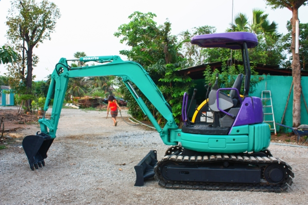 ขายรถแม็กโคร KOMATSU PC30MR-1 สนใจติดต่อ 086-324-1992 086-775-7900