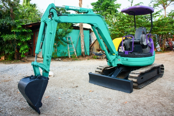 ขายรถแม็กโคร KOMATSU PC30MR-1 สนใจติดต่อ 086-324-1992 086-775-7900
