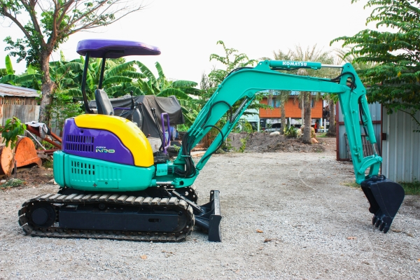 ขายรถแม็กโคร KOMATSU PC30MR-1 สนใจติดต่อ 086-324-1992 086-775-7900