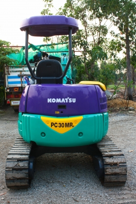 ขายรถแม็กโคร KOMATSU PC30MR-1 สนใจติดต่อ 086-324-1992 086-775-7900