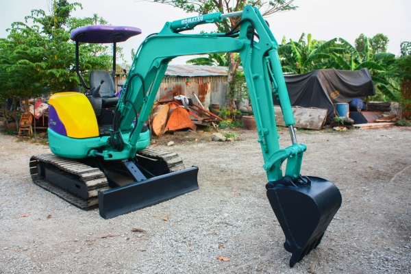 ขายรถแม็กโคร KOMATSU PC30MR-1 สนใจติดต่อ 086-324-1992 086-775-7900