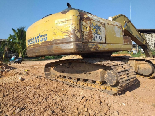 ขายรถแบคโฮ KOMATSU PC200-7 เอกสารชุดจดทะเบียน ราคา 950000