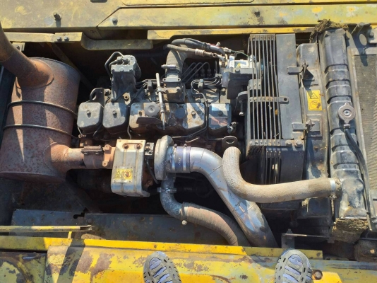 ขายรถแบคโฮ KOMATSU PC200-7 เอกสารชุดจดทะเบียน ราคา 950000