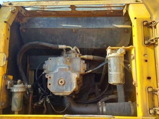 ขายรถแบคโฮ KOMATSU PC200-7 เอกสารชุดจดทะเบียน ราคา 950000