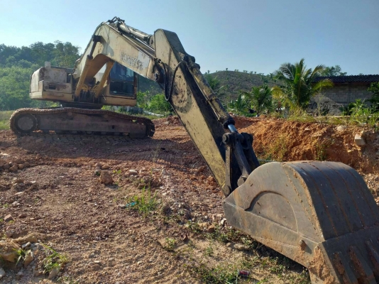 ขายรถแบคโฮ KOMATSU PC200-7 เอกสารชุดจดทะเบียน ราคา 950000 ขายรถแบคโฮ KOMATSU PC200-7 เอกสารชุดจดทะเบียน ราคา 950000