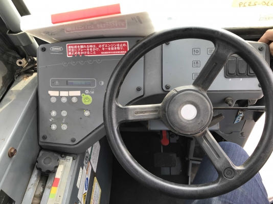 รถกวาดถนน TENNANT รุ่น S30 นำเข้าตรงจากญี่ปุ่น สวย น่าใช้ ไม่แพง