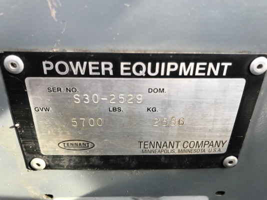 รถกวาดถนน TENNANT รุ่น S30 นำเข้าตรงจากญี่ปุ่น สวย น่าใช้ ไม่แพง