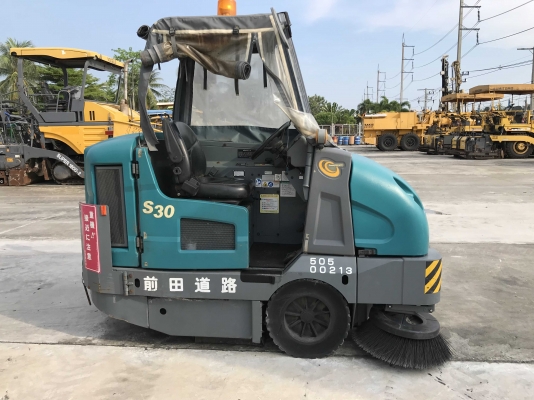 รถกวาดถนน TENNANT รุ่น S30 นำเข้าตรงจากญี่ปุ่น สวย น่าใช้ ไม่แพง