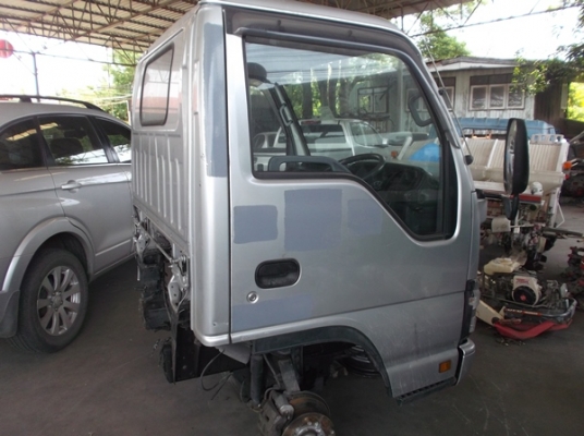 ขายหัว ISUZU NKR(ตาเพชร) หัวเล็ก  สภาพสวยมากๆ หัวญี่ปุ่นตัดติดแชสซี