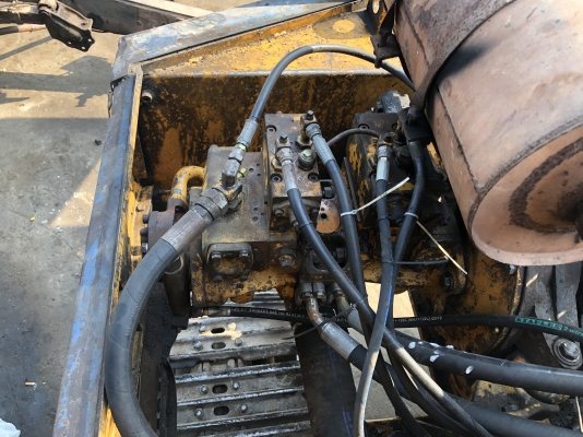 แยกอะไหล่ แมคโคKOMATSU 120-3 เครื่อง6BB ปั้มเดิม