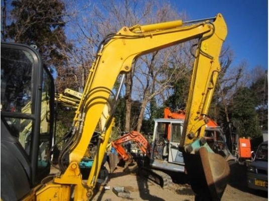 มาใหม่ๆ เอี่ยมๆ กริ๊บๆ KOMATSU PC 50MR-2 นำเข้าจากญี่ปุ่นโดยตรง ชั่วโมงทำงานน้อย พร้อมตู้เก๋งสวยๆ โทร.090-986-2521 อ๊อบ