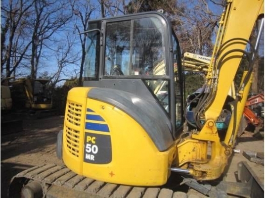 มาใหม่ๆ เอี่ยมๆ กริ๊บๆ KOMATSU PC 50MR-2 นำเข้าจากญี่ปุ่นโดยตรง ชั่วโมงทำงานน้อย พร้อมตู้เก๋งสวยๆ โทร.090-986-2521 อ๊อบ