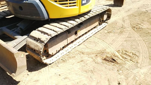 มาใหม่ๆ เอี่ยมๆ กริ๊บๆ KOMATSU PC 50MR-2 นำเข้าจากญี่ปุ่นโดยตรง ชั่วโมงทำงานน้อย พร้อมตู้เก๋งสวยๆ โทร.090-986-2521 อ๊อบ