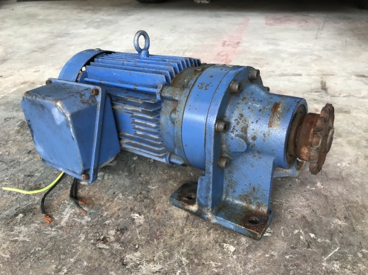 ขายมอเตอร์เกียร์ Cycro drive Sumitomo 2HP. 380V อัตราทด 1:21 เพลาออกประมาณ 69รอบต่อนาที สภาพสวยเดิมๆ หมุนนิ่ม รุ่นเพลาใหญ่ทนงานหนัก พร้อมใช้งาน