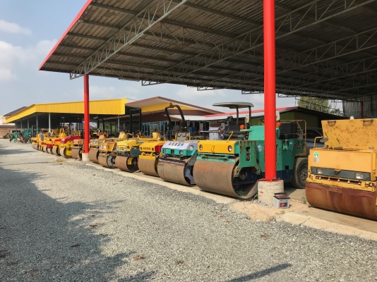 ขายรถบดเดินตาม KOMATSUมือสองญี่ปุ่น บดอัดสั่นสะเทือนได้ สตาร์ทกุญแจได้  เครื่องดีเซลยันม่า1สูบ สภาพดีพร้อมใช้งาน มีให้เลือกหลายคัน