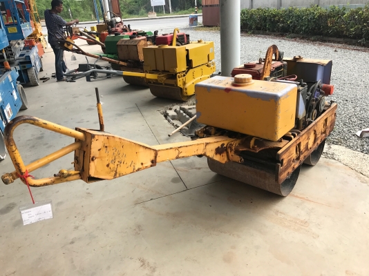 ขายรถบดเดินตาม KOMATSUมือสองญี่ปุ่น บดอัดสั่นสะเทือนได้ สตาร์ทกุญแจได้  เครื่องดีเซลยันม่า1สูบ สภาพดีพร้อมใช้งาน มีให้เลือกหลายคัน