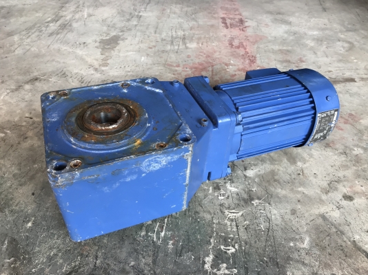 ขายมอเตอร์เกียร์แบบเพลาสวม Hyponic drive Sumitomo 0.4Kw. 220V 3สาย made in Japan อัตราทด 1:40 เพลาออกประมาณ 35รอบต่อนาที ของใหม่เก่าเก็บ ไม่เคยใช้งาน ขายมอเตอร์เกียร์แบบเพลาสวม Hyponic drive Sumitomo 0.4Kw. 220V 3สาย made in Japan อัตราทด 1:40 เพลาออกประมาณ 35รอบต่อนาที ของใหม่เก่าเก็บ ไม่เคยใช้งาน