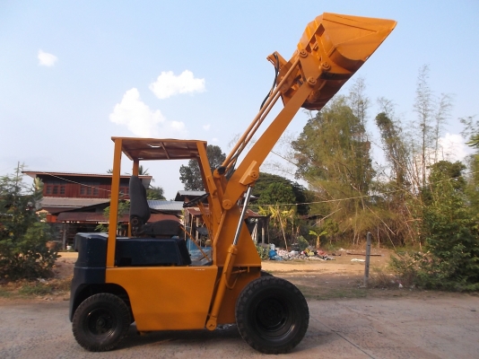 ขายรถตัก TCM SD10Z4 เก่าใน เครื่องดี ทำสีใหม่  สัญญาใบซื้อขาย