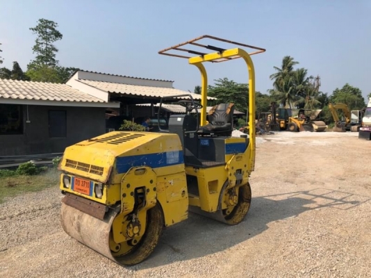ขาย 265,000 เบรคดาว์น 2.5 ตัน BOMAG  BW100AD-3 สวยสภาพเก่านอก 2 เพลา ระบบสั่นแรง ทั้งหน้าและ หลัง เครื่องดอยท์เดิมดี เอกสารเล่มทะเบียน  อยู่ นครปฐม โทร 0626426323
