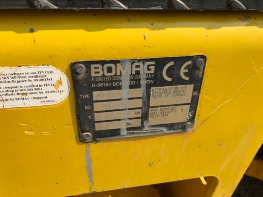 ขาย 265,000 เบรคดาว์น 2.5 ตัน BOMAG  BW100AD-3 สวยสภาพเก่านอก 2 เพลา ระบบสั่นแรง ทั้งหน้าและ หลัง เครื่องดอยท์เดิมดี เอกสารเล่มทะเบียน  อยู่ นครปฐม โทร 0626426323
