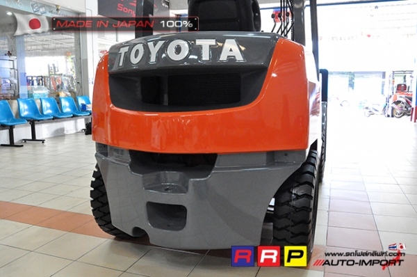 ขายรถโฟล์คลิฟท์มือสอง TOYOTA รุ่น 8FD25-30780 นำเข้าจากประเทศญี่ปุ่น 100\% ไม่เคยใช้งานในไทย